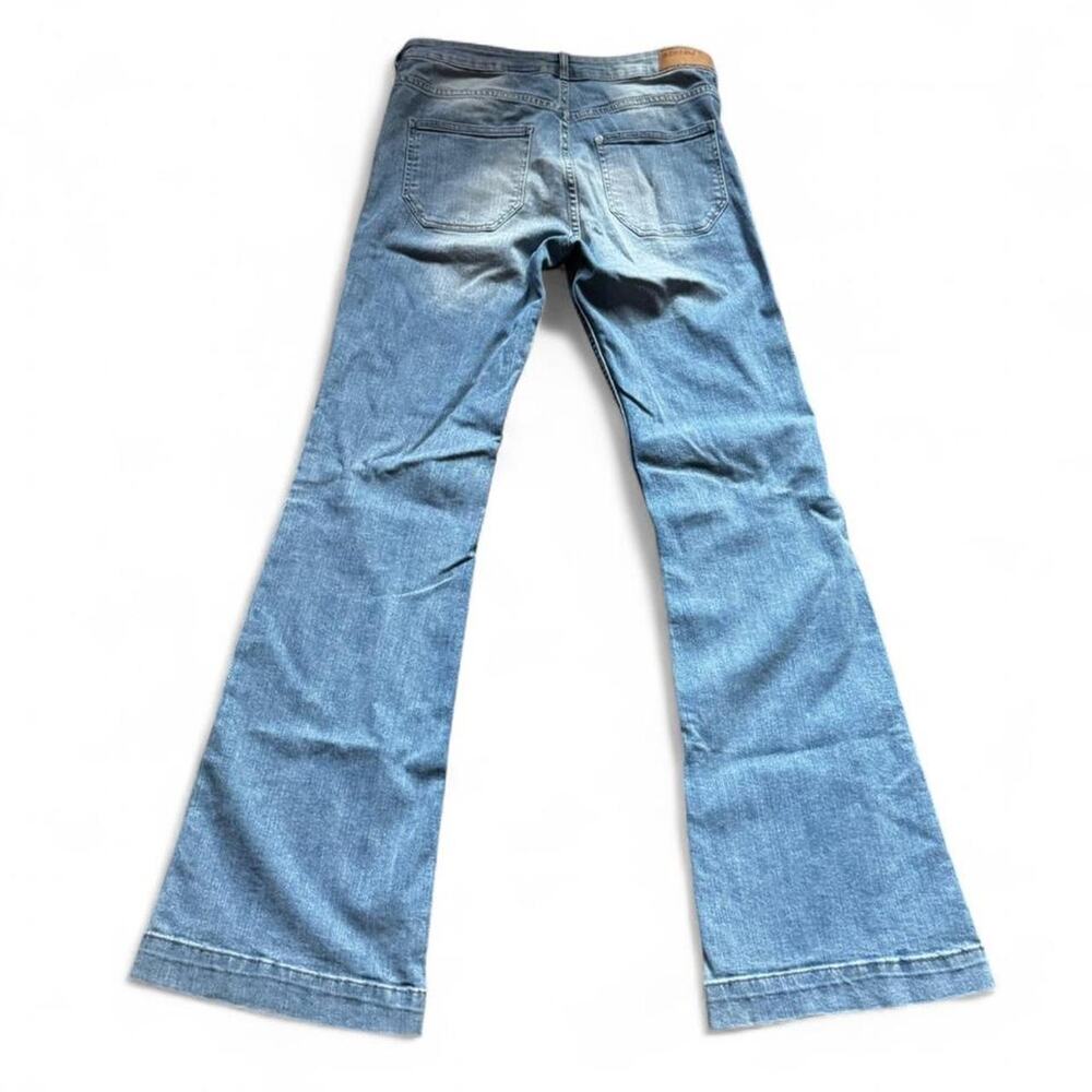 H&M Women’s Mid-Rise 70s Style Retro Casual Faded Wash Flared Denim Jeans — 29 - Picture 5 of 8